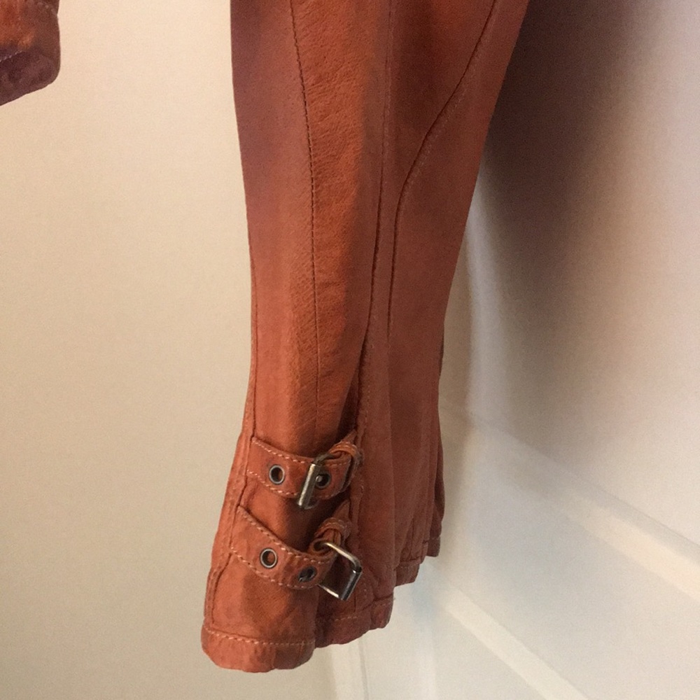 Danier Leather Jacket - Picture 4 of 10
